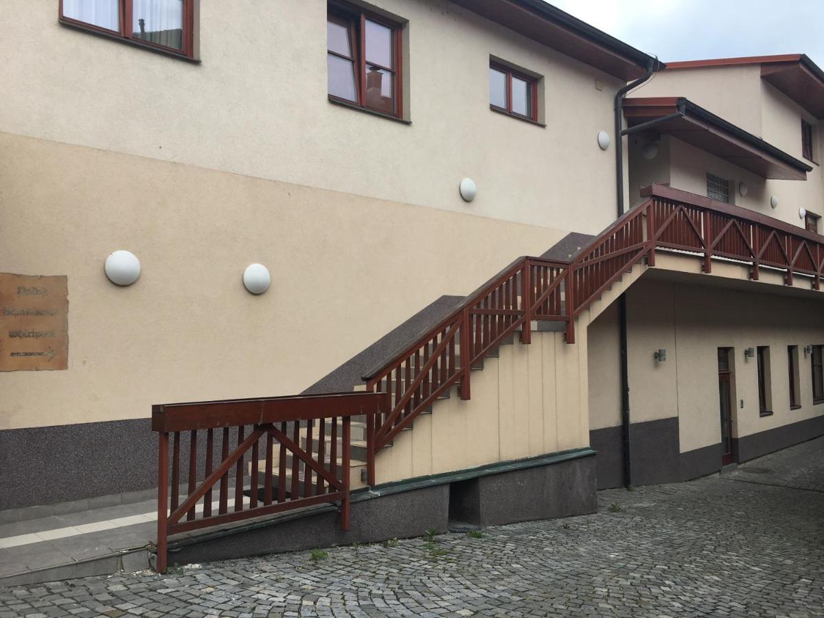 Kounicky Dvur Hotel Dolni Kounice Luaran gambar