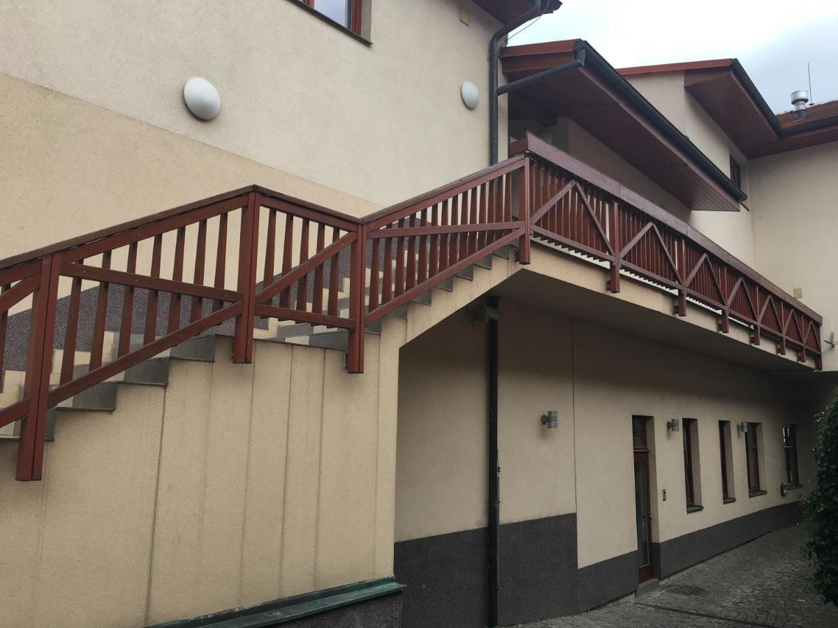 Kounicky Dvur Hotel Dolni Kounice Luaran gambar