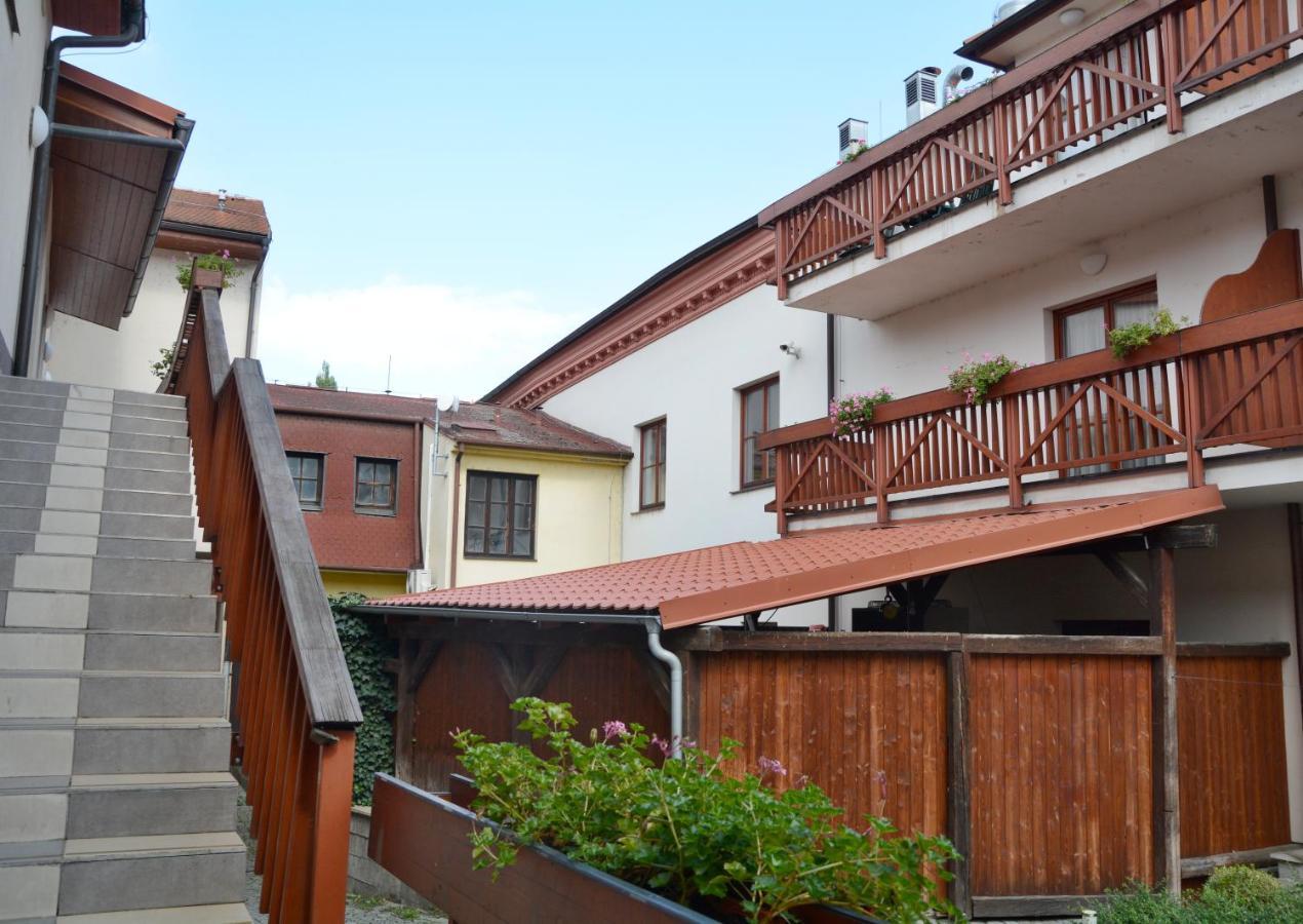 Kounicky Dvur Hotel Dolni Kounice Luaran gambar