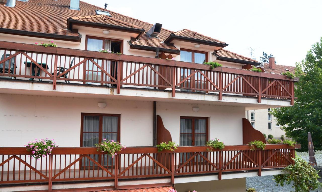 Kounicky Dvur Hotel Dolni Kounice Luaran gambar