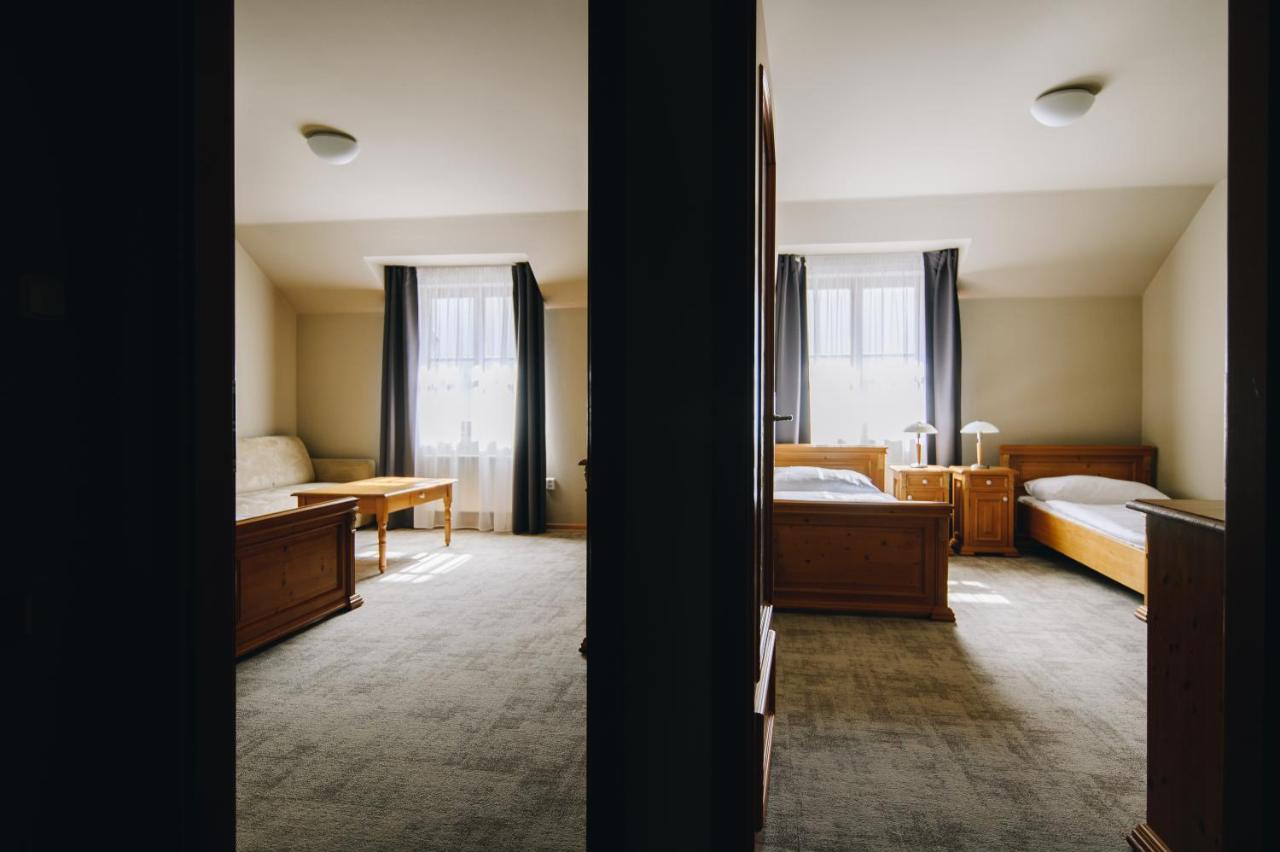 Kounicky Dvur Hotel Dolni Kounice Luaran gambar