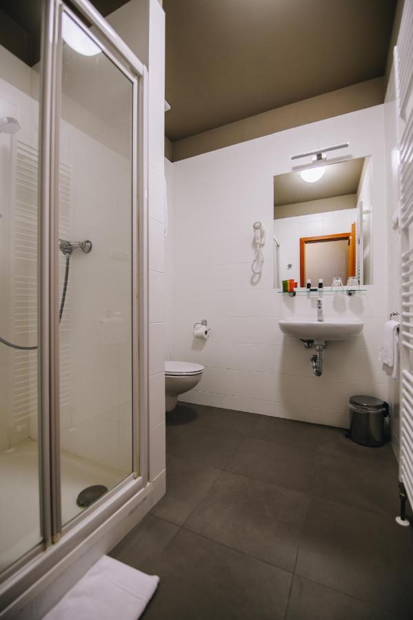Kounicky Dvur Hotel Dolni Kounice Luaran gambar