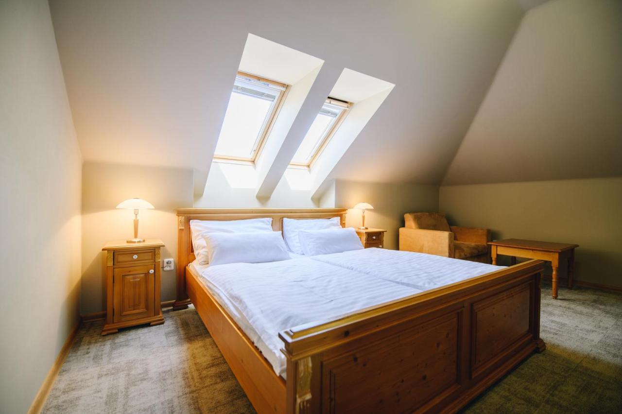 Kounicky Dvur Hotel Dolni Kounice Luaran gambar