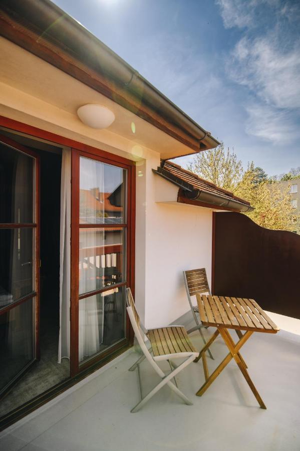 Kounicky Dvur Hotel Dolni Kounice Luaran gambar