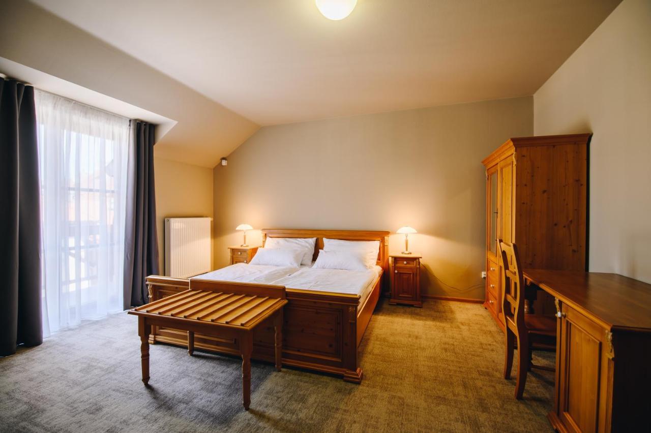 Kounicky Dvur Hotel Dolni Kounice Luaran gambar