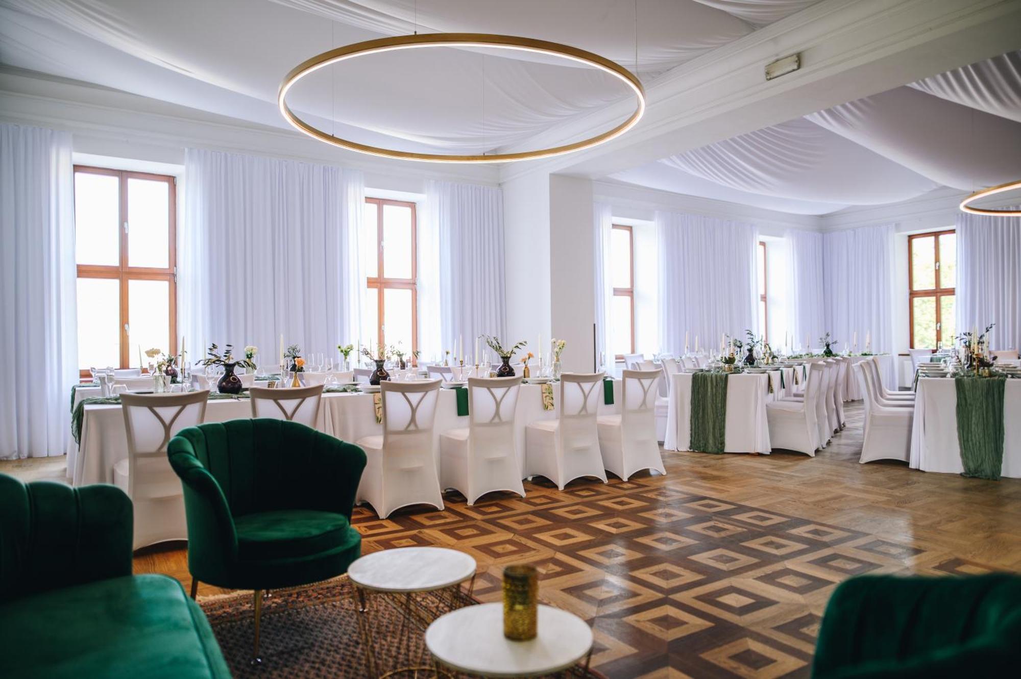 Kounicky Dvur Hotel Dolni Kounice Luaran gambar