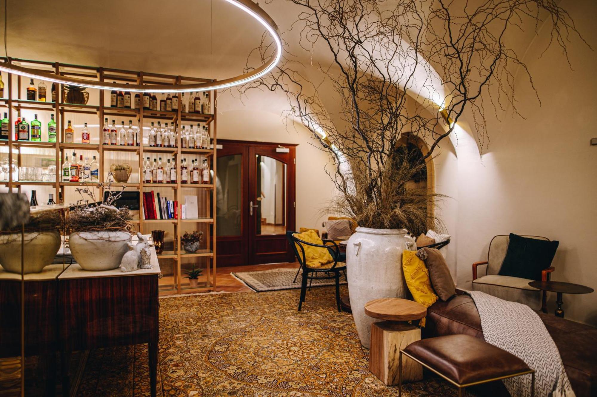Kounicky Dvur Hotel Dolni Kounice Luaran gambar