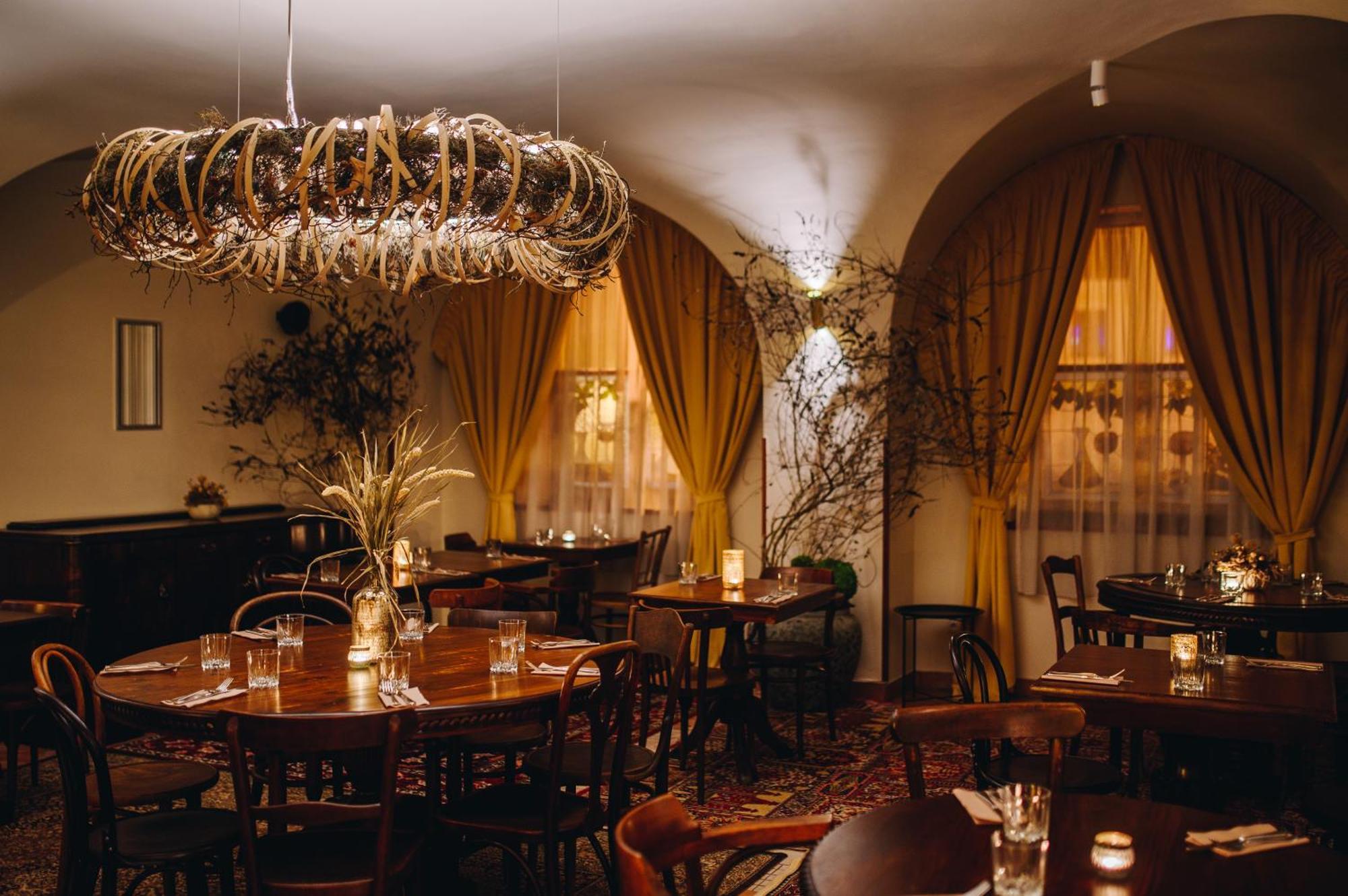 Kounicky Dvur Hotel Dolni Kounice Luaran gambar